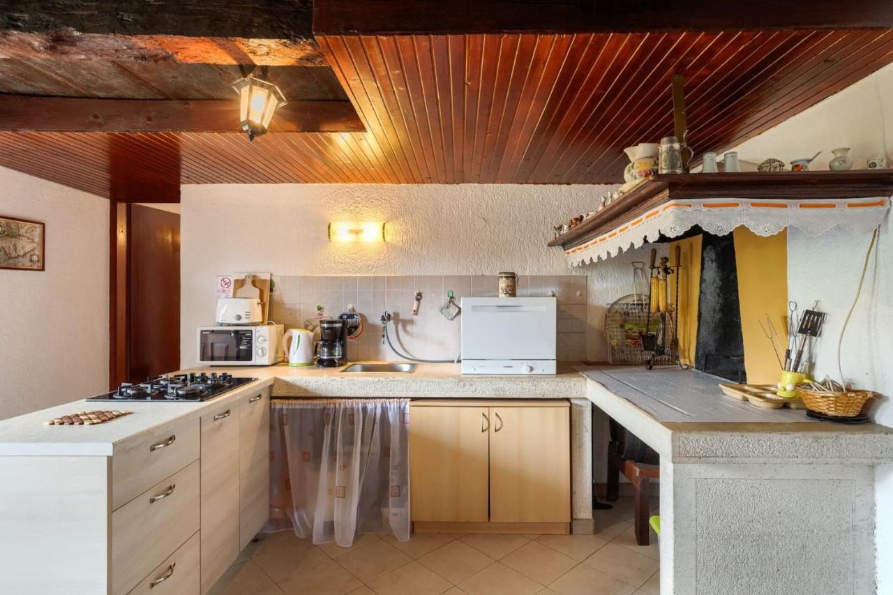 Villa Greis With 4 Bedrooms And Pool In Buje Momjan Extérieur photo