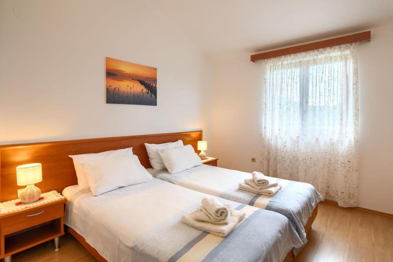Villa Greis With 4 Bedrooms And Pool In Buje Momjan Extérieur photo