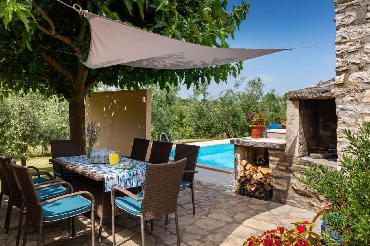 Villa Greis With 4 Bedrooms And Pool In Buje Momjan Extérieur photo