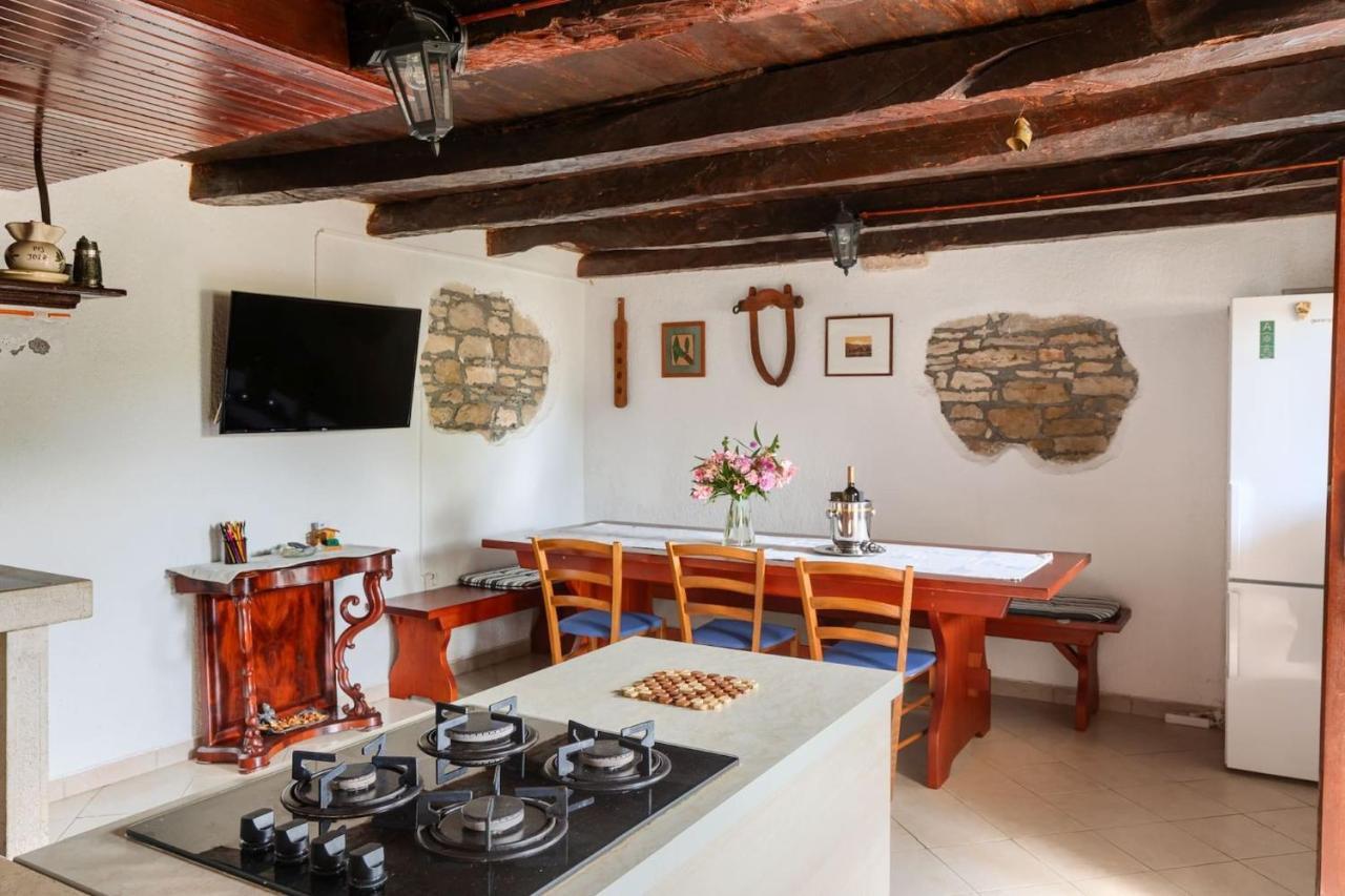 Villa Greis With 4 Bedrooms And Pool In Buje Momjan Extérieur photo